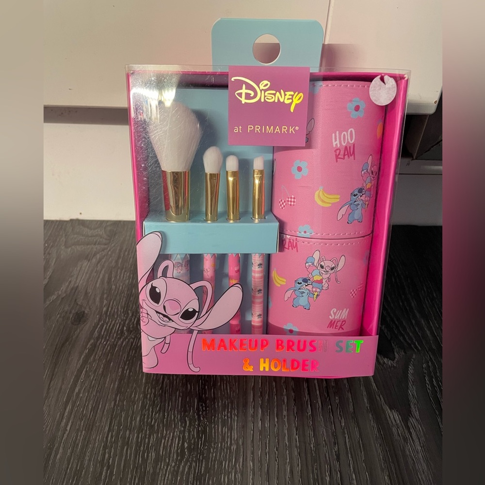 NWT Lilo and stitch makeup brush - Picture 1 of 1